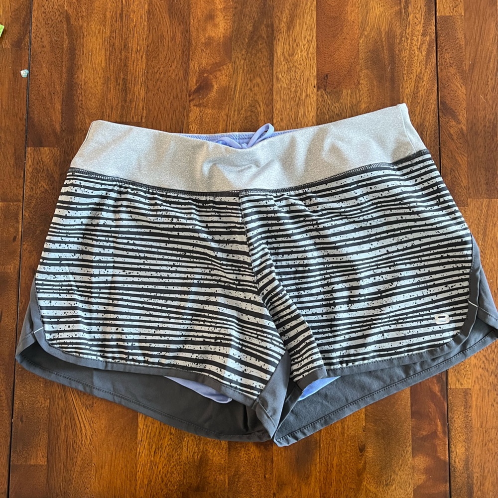 NWOT Women’s small running shorts